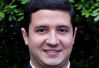 "É preciso ser muito grande para fazer-se tão pequeno"