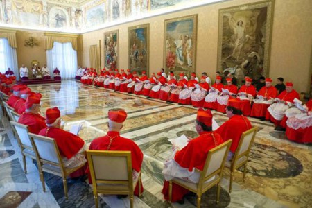 Cardeais decidem: Conclave começa na próxima terça, dia 12