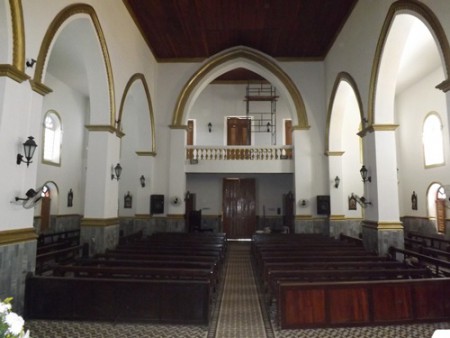 Paróquia inicia pintura interna da Igreja Matriz